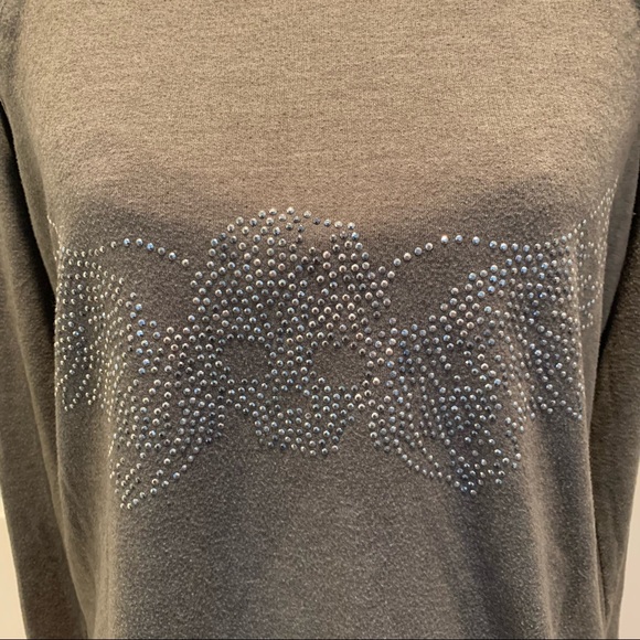 ROCK & REPUBLIC Grey Stud Skull Wings Sweatshirt L - Picture 2 of 7